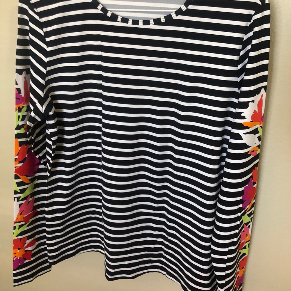 NWOT Lands End rash guard swimsuit top